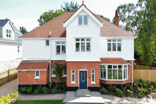 6 bedroom detached house for sale