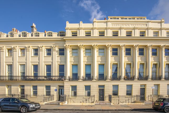 Brunswick Terrace, Hove 2 bed apartment for sale