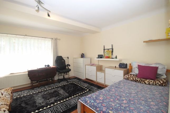 Drew Gardens, Greenford 1 bed apartment for sale