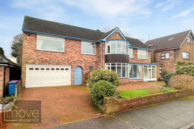 5 bed detached house