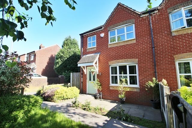 Park Road, Westhoughton, BL5 3HB 3 bed semi