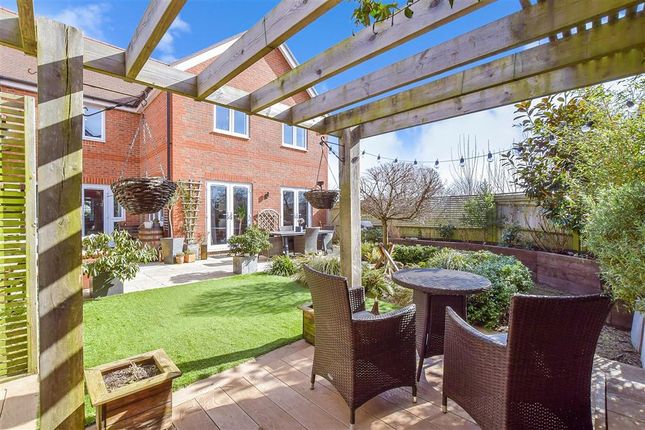 4 bed detached house