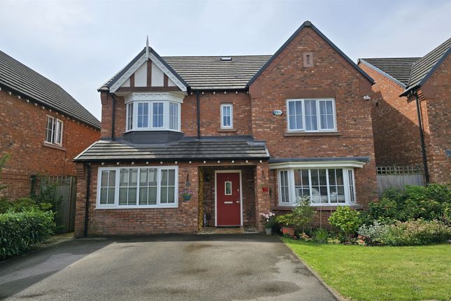5 bed detached house