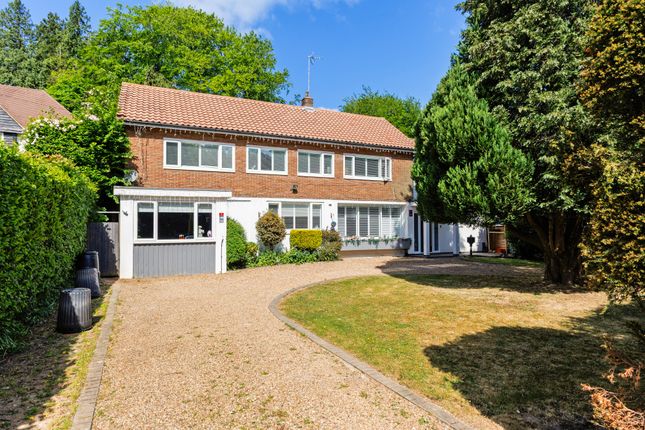 4 bed detached house