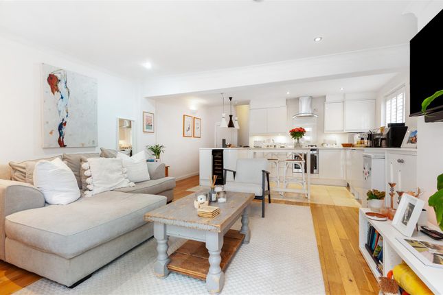 Deodar Road, London, SW15 2 bed flat for sale