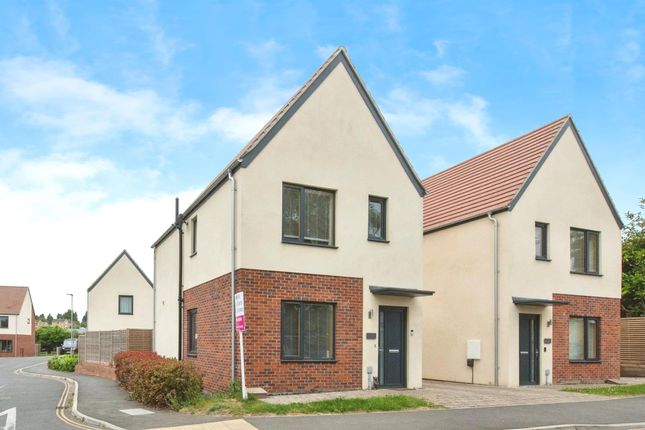 2 bed detached house