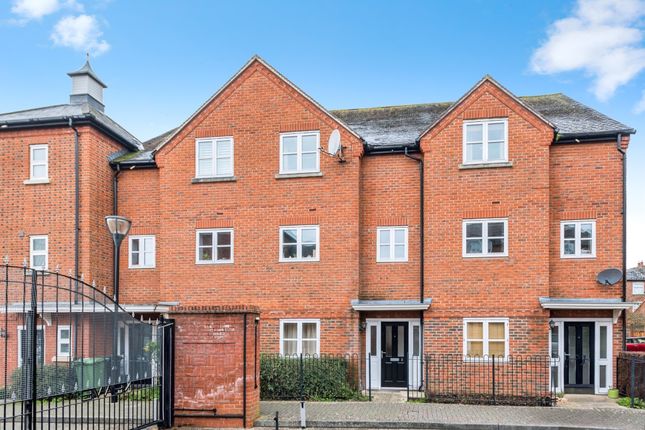 3 bedroom town house for sale