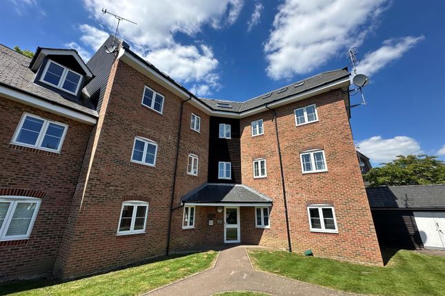 Wharf Way, Kings Langley WD4 2 bed block of apartments for sale