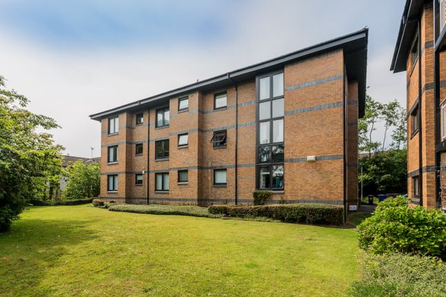 46 Victoria Gardens, Paisley, PA2 9PQ 2 bed flat for sale
