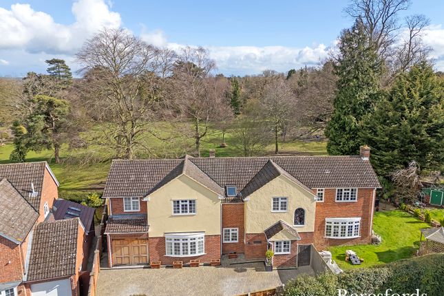 St. Peters in the Field, Braintree, CM7 6 bed detached house for sale