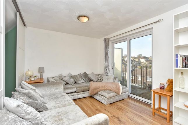 Beaconsfield Road, Chatham, Kent 3 bed semi