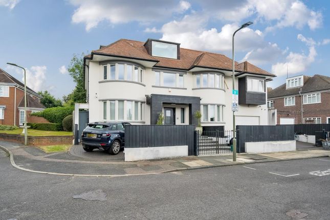 Fairhome Close,  Finchley,  N3 8 bed detached house for sale