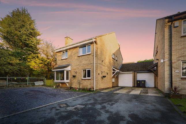 6 bedroom link detached house for sale