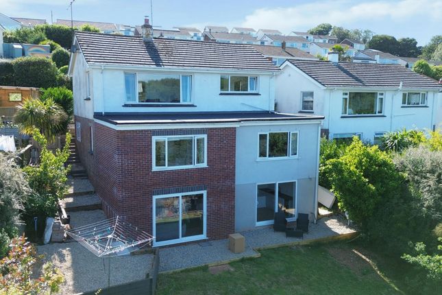 4 bed detached house