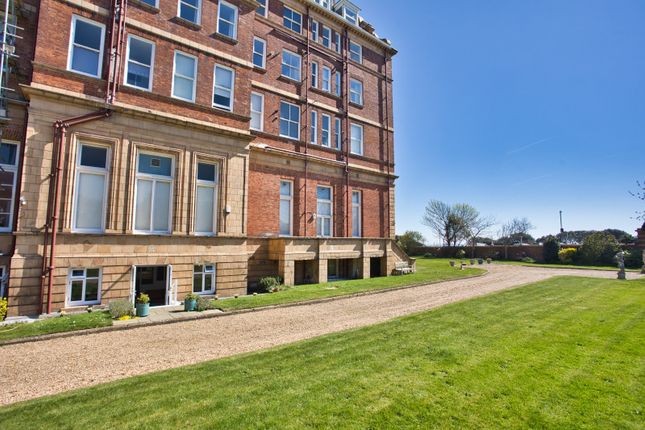 The Leas, Folkestone, CT20 2 bed flat for sale