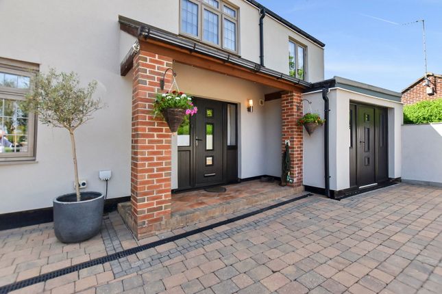 Aberford Road, Wakefield WF3 4 bed detached house for sale