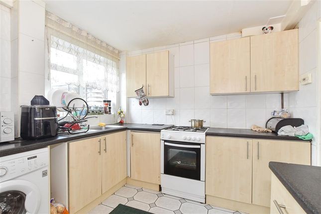 Plover Close, Crawley, West Sussex 3 bed terraced house for sale