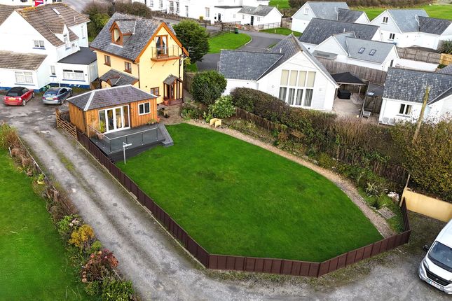 4 bed detached house