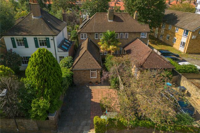5 bedroom semi-detached house for sale