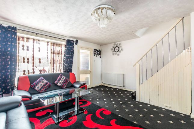 Hanworth Road, Hounslow, TW4 2 bed terraced house for sale
