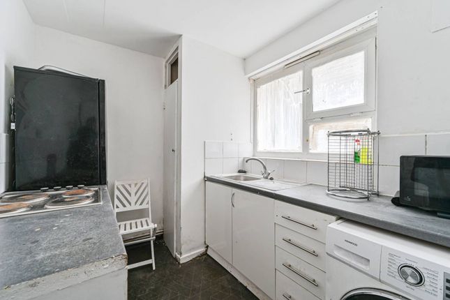 Cottage Grove, Clapham North, London... 1 bed flat for sale