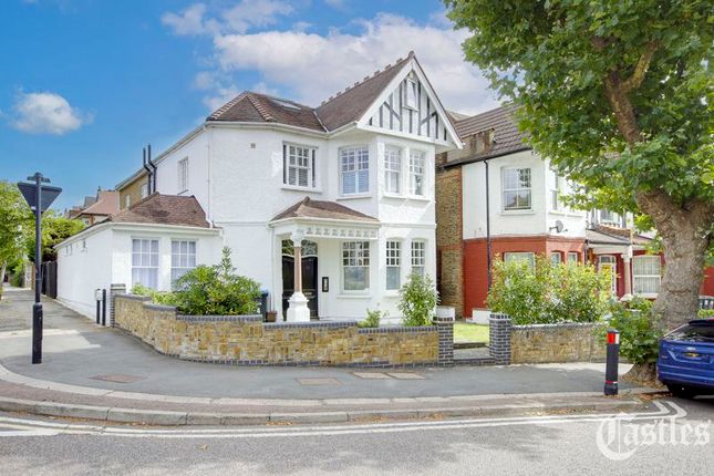 Fox Lane, London, N13 1 bed flat for sale