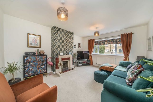 3 bed semi-detached house