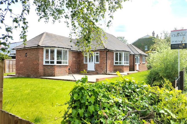Langham Road, Alton, Hampshire, GU34 3 bed bungalow for sale