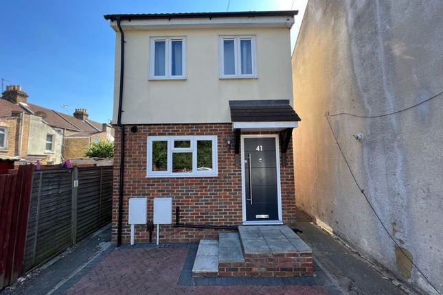 3 bed detached house