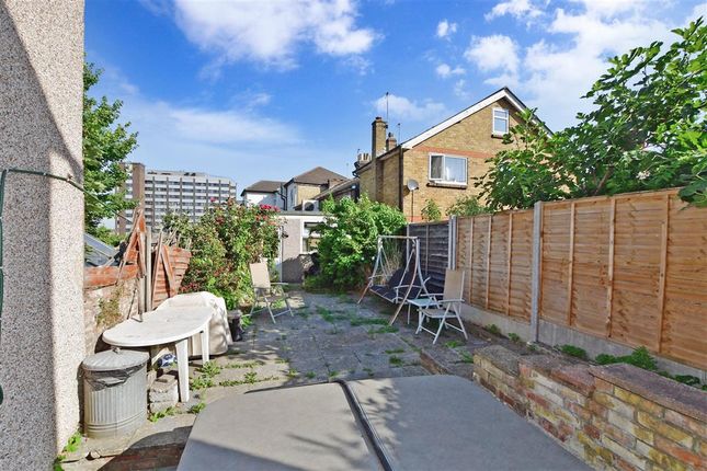 3 bed end terrace house