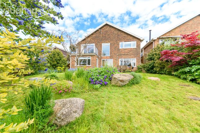 4 bed detached house