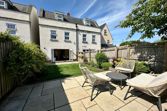 4 bedroom semi-detached house for sale
