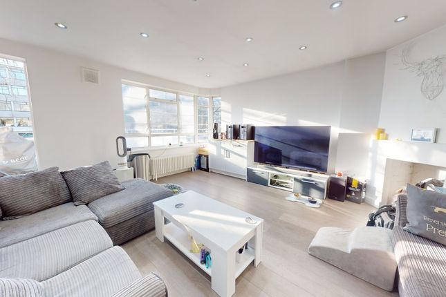 3 bedroom flat for sale
