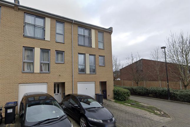 Cameron Crescent, Edgware 4 bed end of terrace house for sale