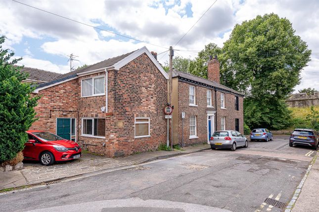 Priory Street, Bishophill, York, YO1 6EX 2 bed semi