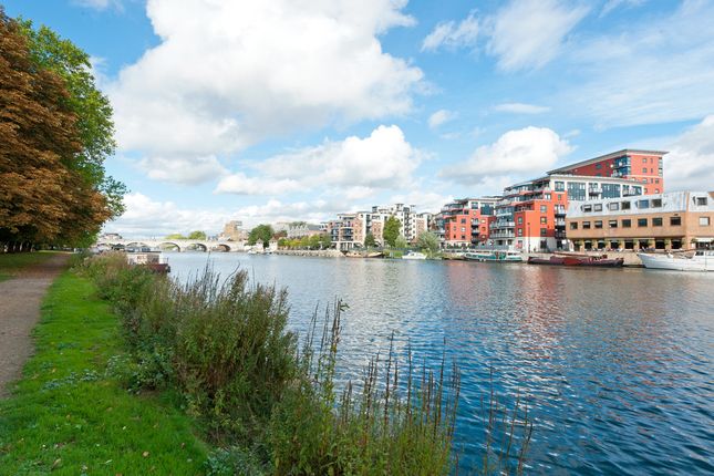 Wadbrook Street, Kingston Upon Thames... 2 bed apartment for sale