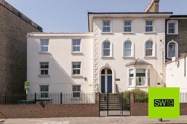 Merton Road, London SW19 2 bed apartment for sale