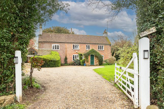 Ashley Green, Chesham HP5 3PN 5 bed detached house for sale