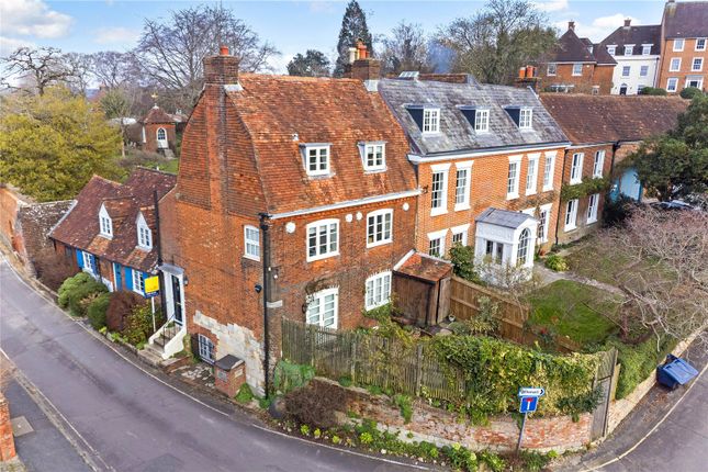 St. Johns Street, Winchester... 4 bed semi