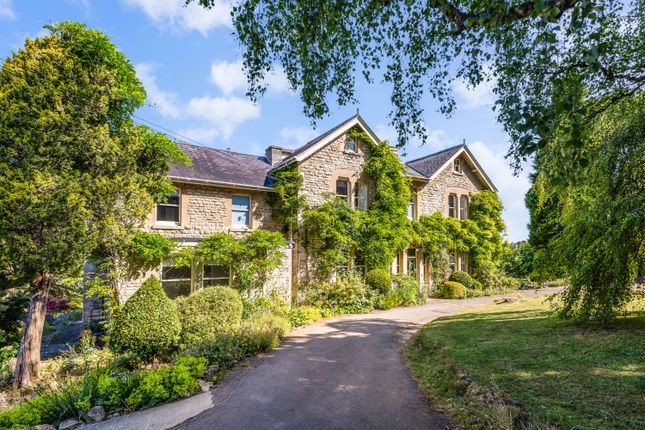 6 bed detached house