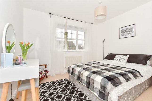 4 bed detached house