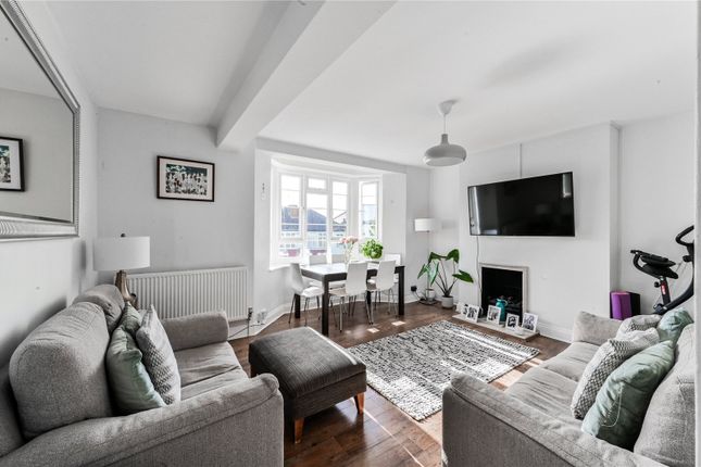 The Drive, London, N11 2 bed apartment for sale