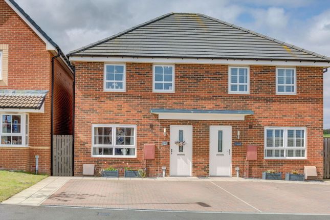 Rose Gardens, Pegswood NE61 3 bed semi