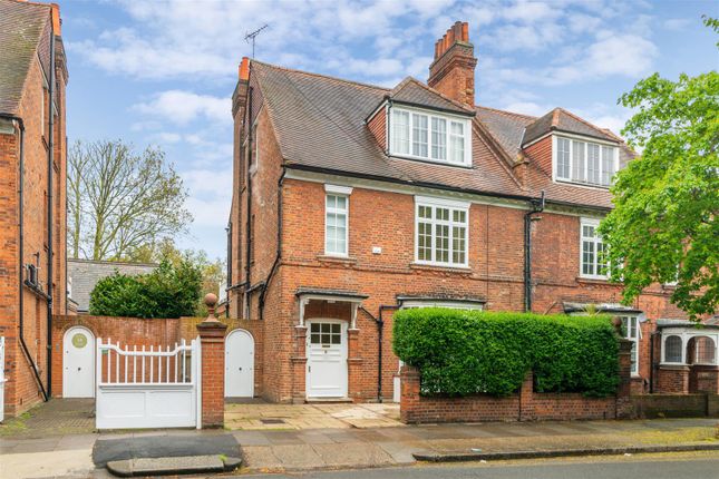 6 bedroom semi-detached house for sale