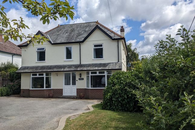 5 bed detached house