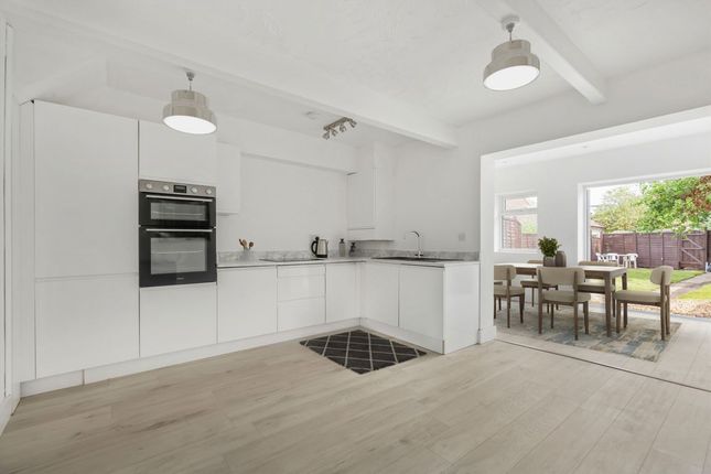St. Johns Road, Feltham TW13 2 bed terraced house for sale
