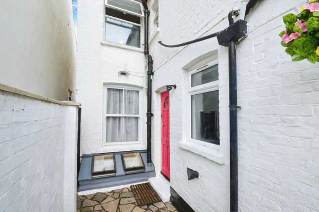 2 bedroom ground floor maisonette for sale