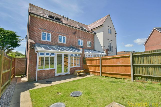 4 bedroom end of terrace house for sale