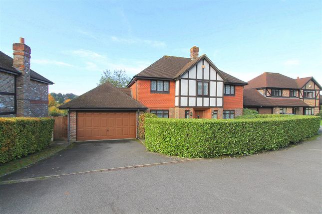 5 bed detached house