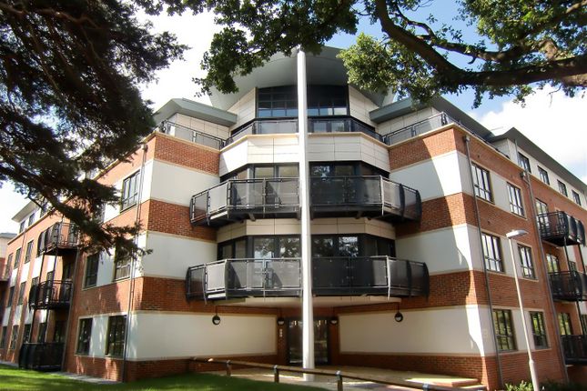 Lynx Court, Farnborough GU14 1 bed apartment for sale